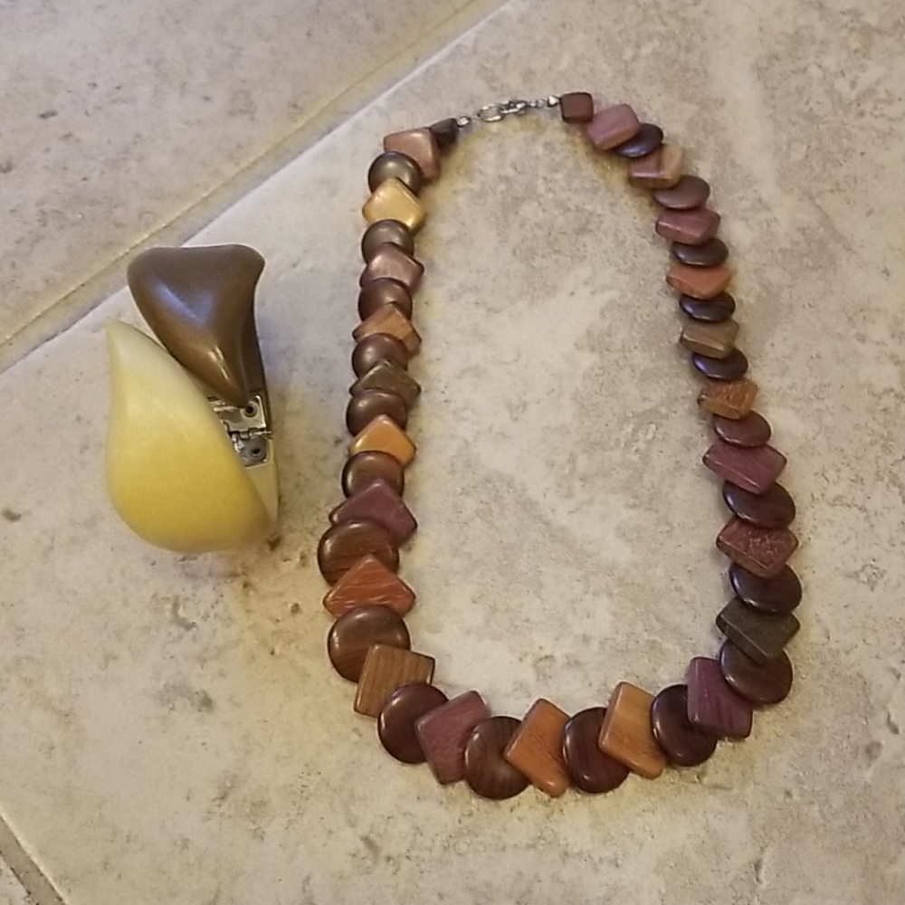 2 pieces wooden jewelry bracelet and necklace